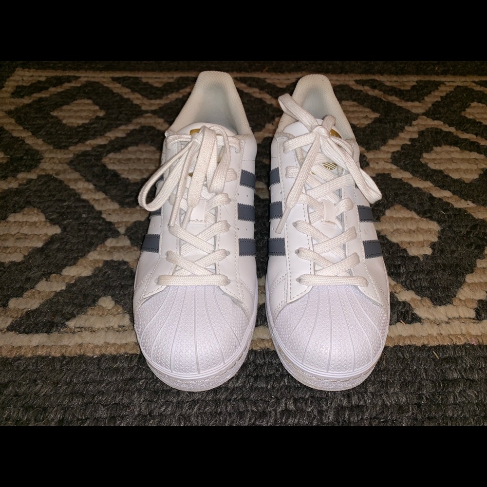 Adidas Sneakers